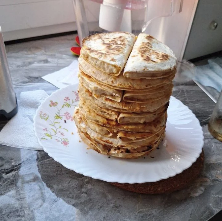 Быстрые ПП-чебуреки из лаваша