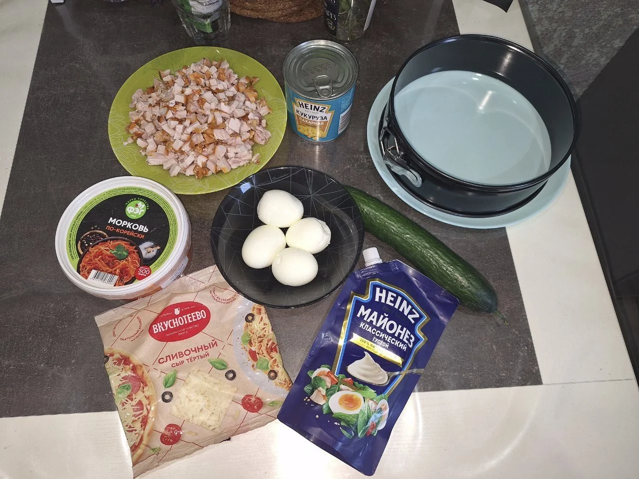 Салат с копчёной курицей и морковью по-корейски