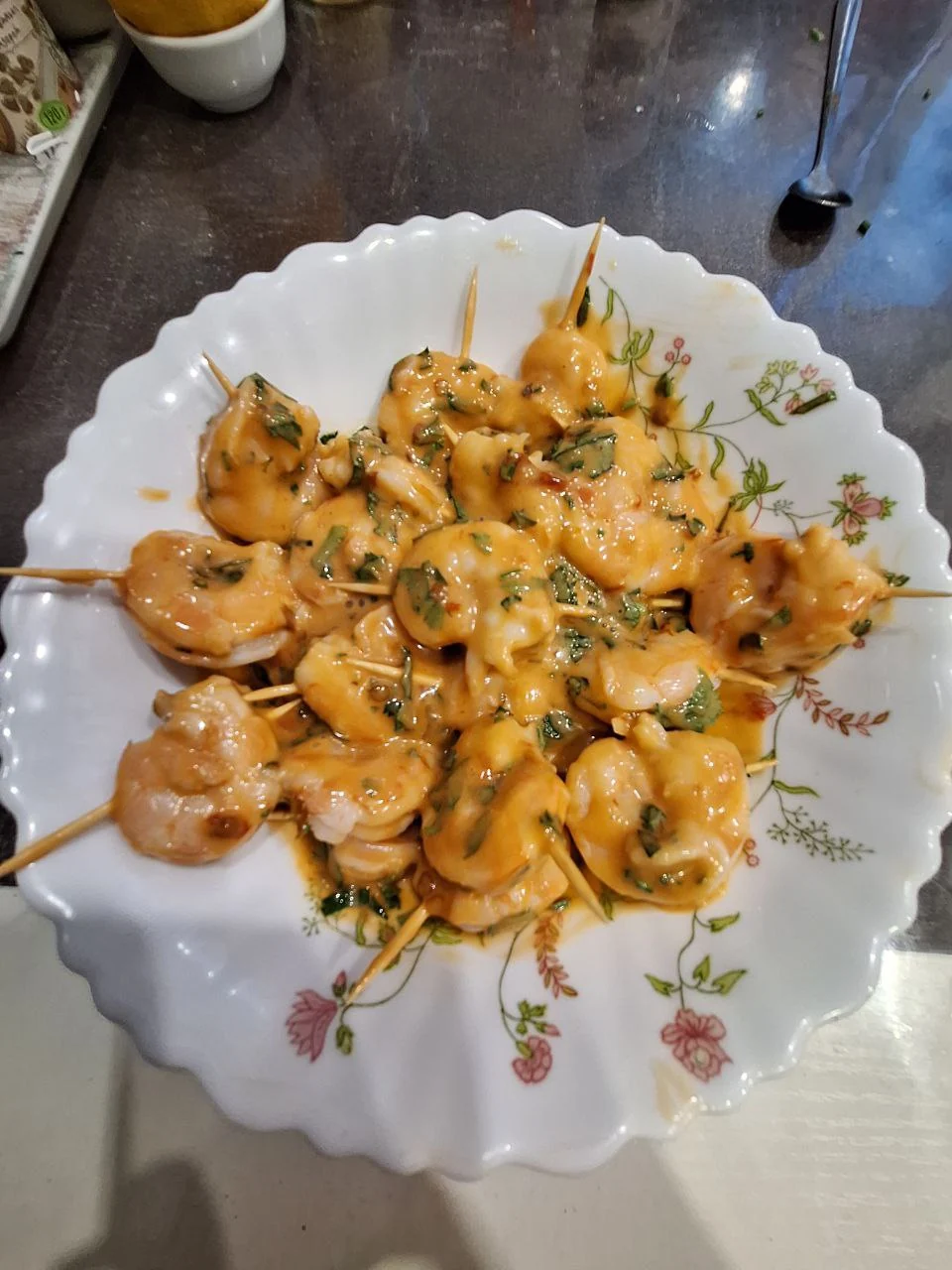 Шампиньоны, фаршированные креветками и сыром
